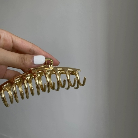 NEW! Hair Accessories - Picture 5 of 7